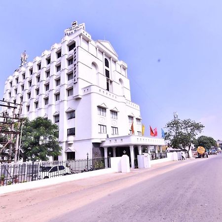 Simsan Hotel Chennai Eksteriør billede